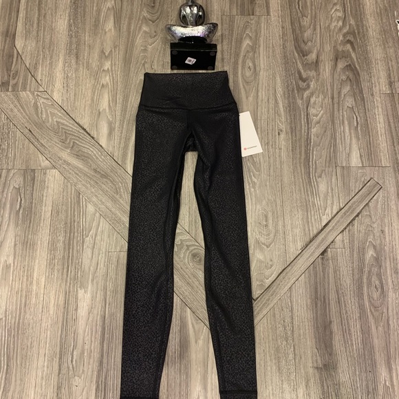 Lululemon Align HR 28” Pant NWT Black Embossed - Picture 3 of 3